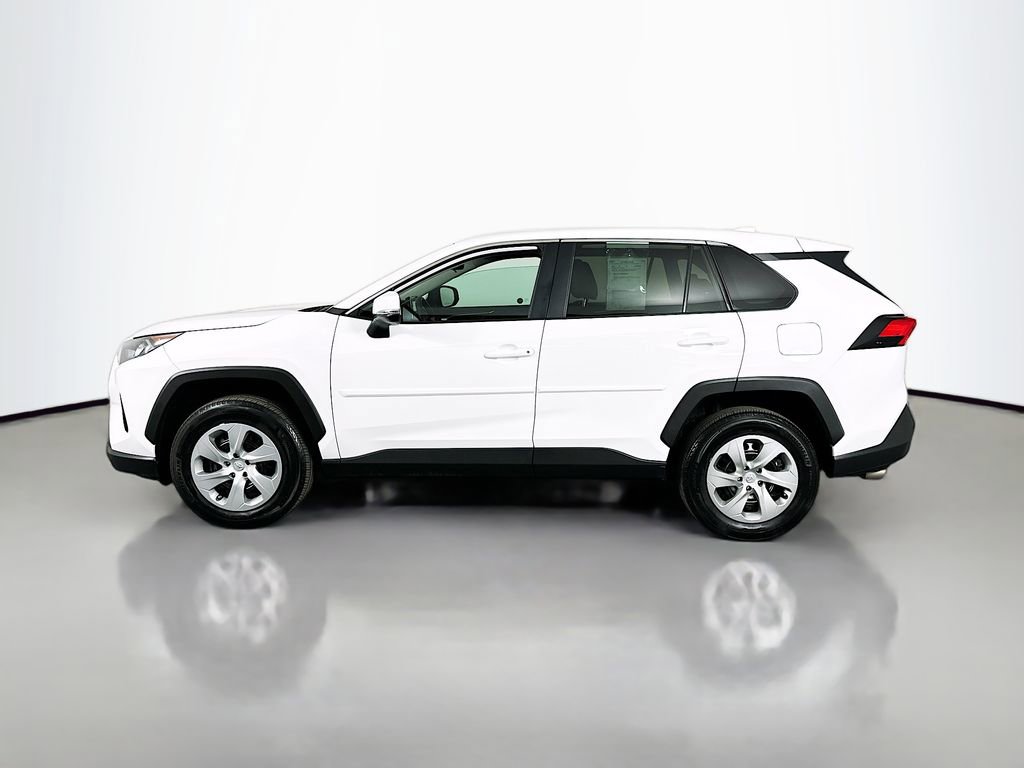 Used 2022 Toyota RAV4 LE AWD/4WD image 5