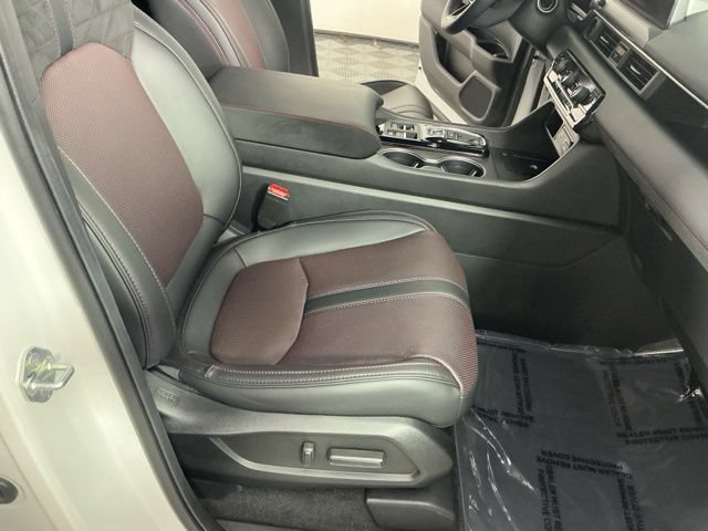 Used 2026 Honda Pilot Black Edition image 14