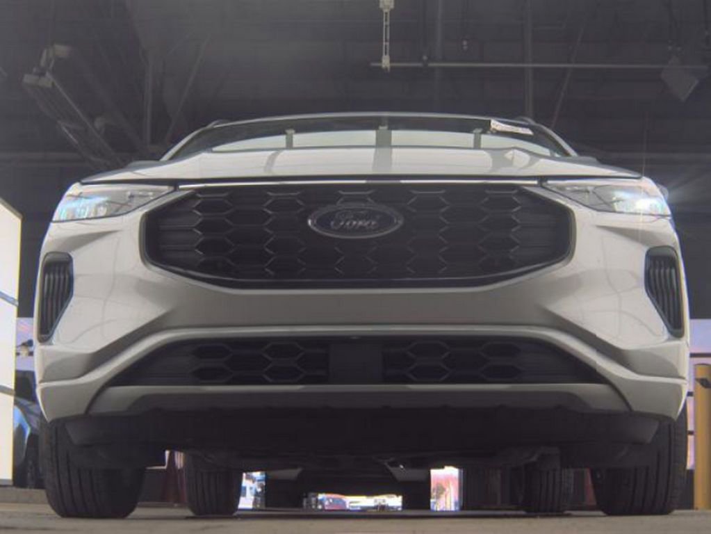 Used 2023 Ford Escape ST-Line w/ Tech Pack #1 image 4