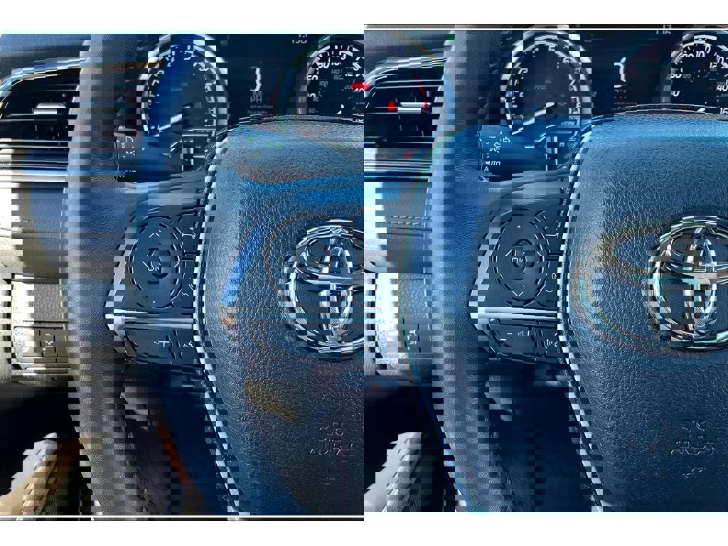 Used 2023 Toyota Camry XLE image 19