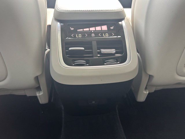 Certified 2024 Volvo XC90 B5 Core w/ Protection Package Premier AWD/4WD image 16