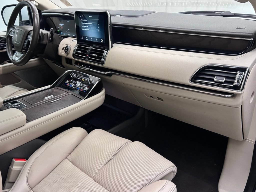 Used 2020 Lincoln Navigator L Reserve w/ Equipment Group 208A Reserve AWD/4WD image 21