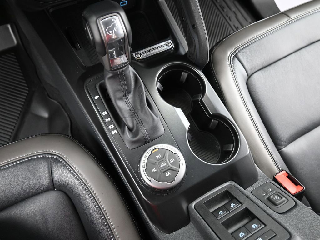 Used 2025 Ford Bronco Outer Banks w/ Sasquatch Package AWD/4WD image 19