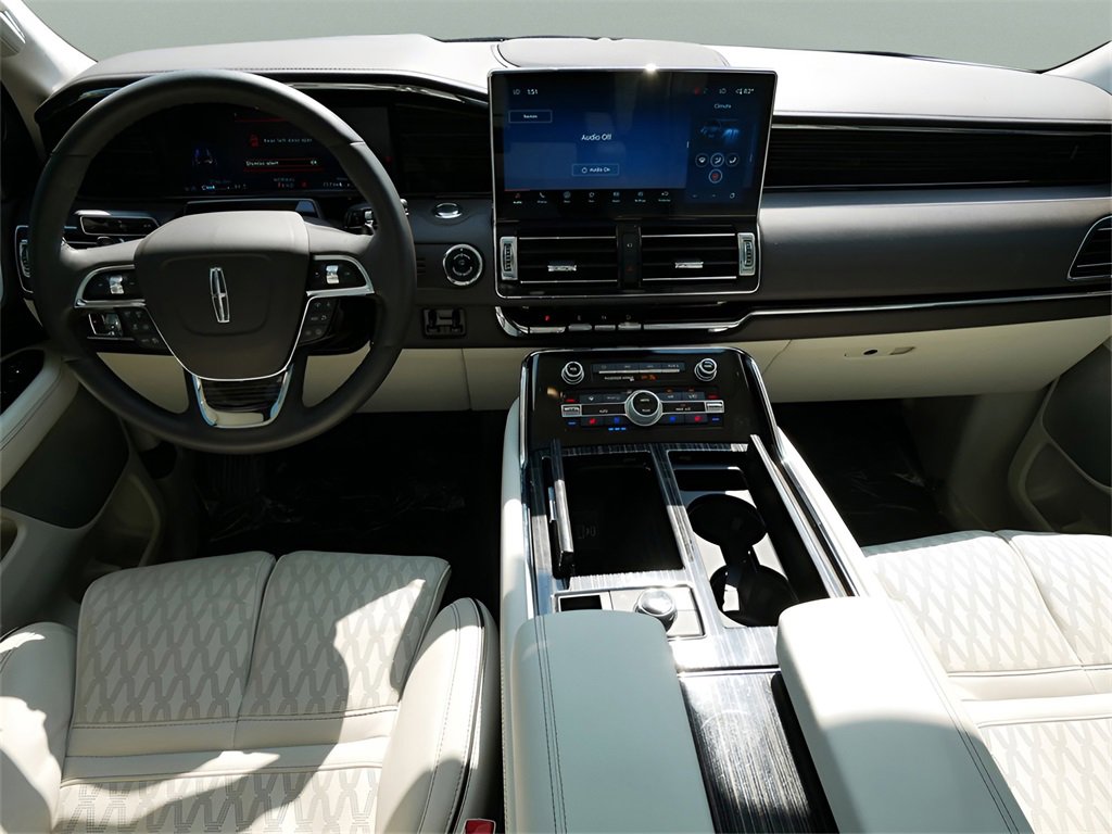 Used 2024 Lincoln Navigator Black Label image 15