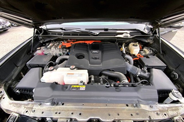 Used 2024 Toyota Sequoia Capstone AWD/4WD image 9