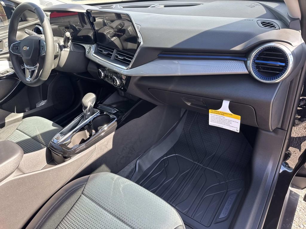 New 2026 Chevrolet Trax LT w/ Sunroof Package image 13