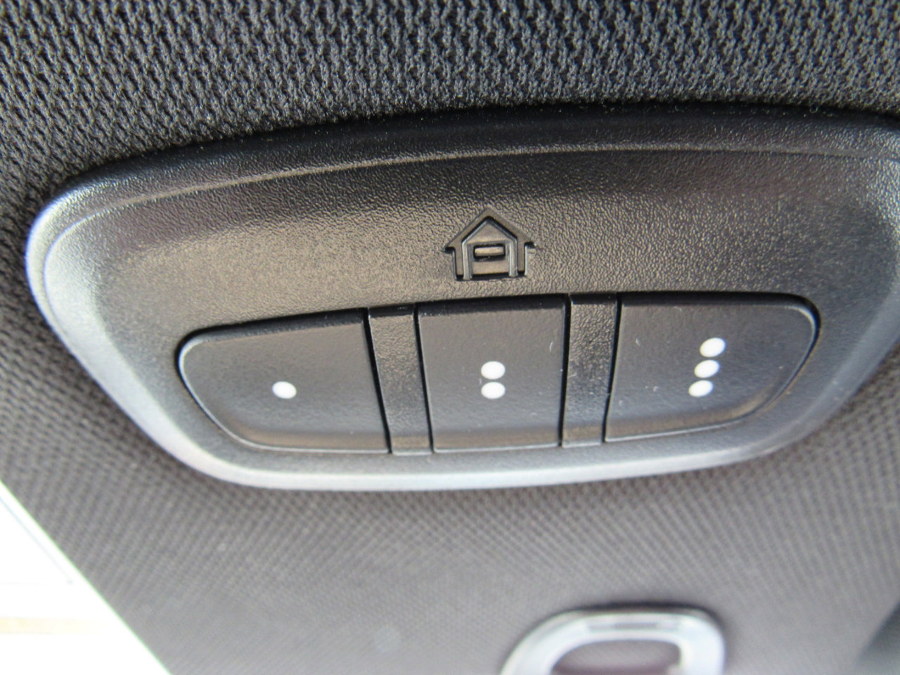 Used 2023 Jeep Compass Latitude w/ Sun and Sound Group image 27