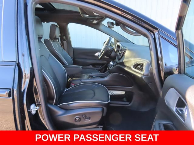 Used 2026 Chrysler Pacifica Limited w/ S Appearance Package AWD/4WD image 26
