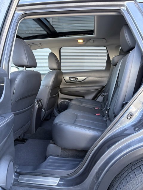 Used 2015 Nissan Rogue SL w/ SL Premium Package image 6