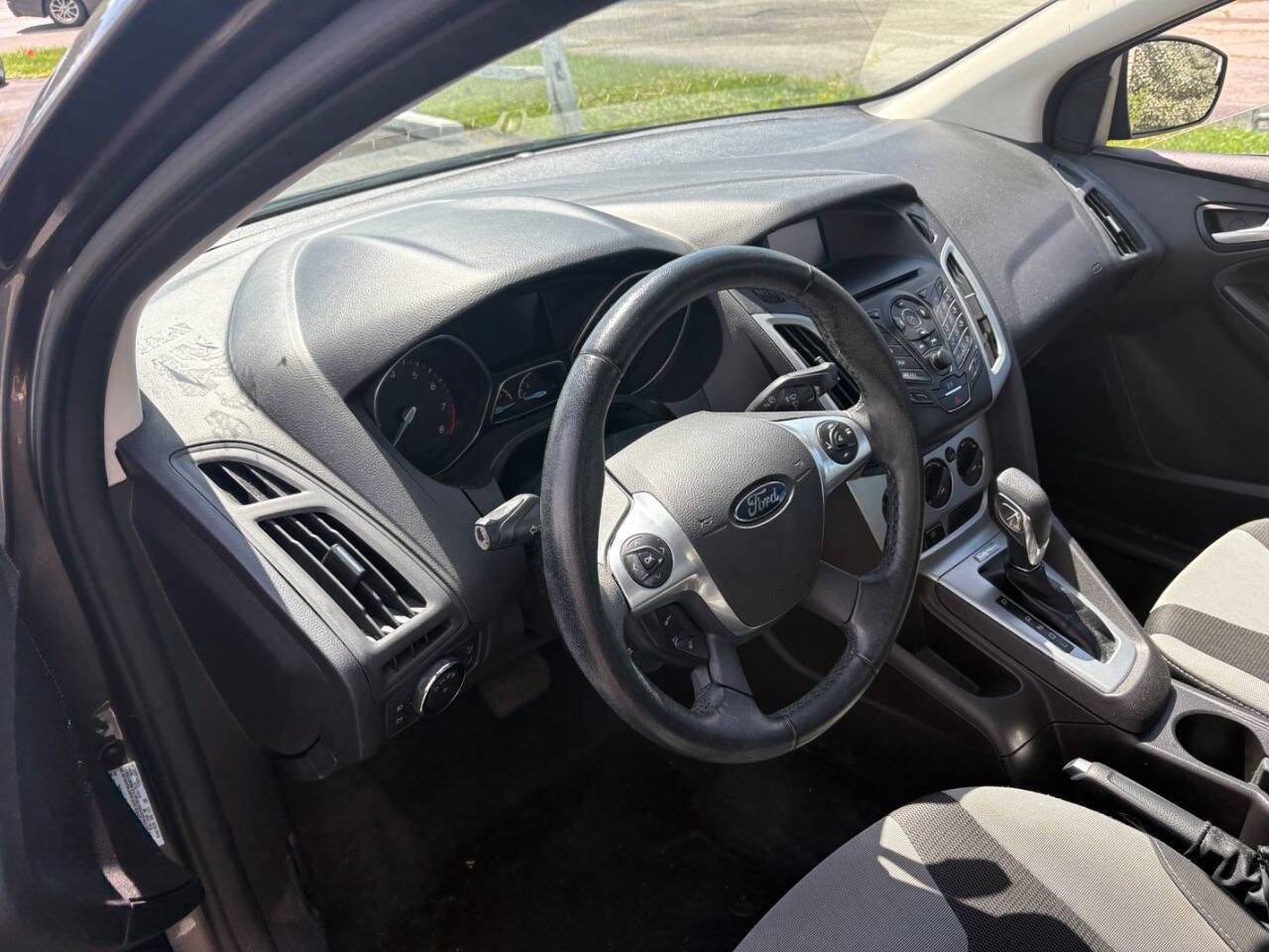 Used 2014 Ford Focus SE w/ SE Sport Package FWD image 15
