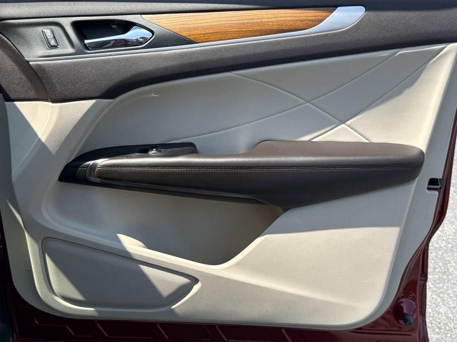 Used 2019 Lincoln MKC Select w/ Select Plus Package AWD/4WD image 24