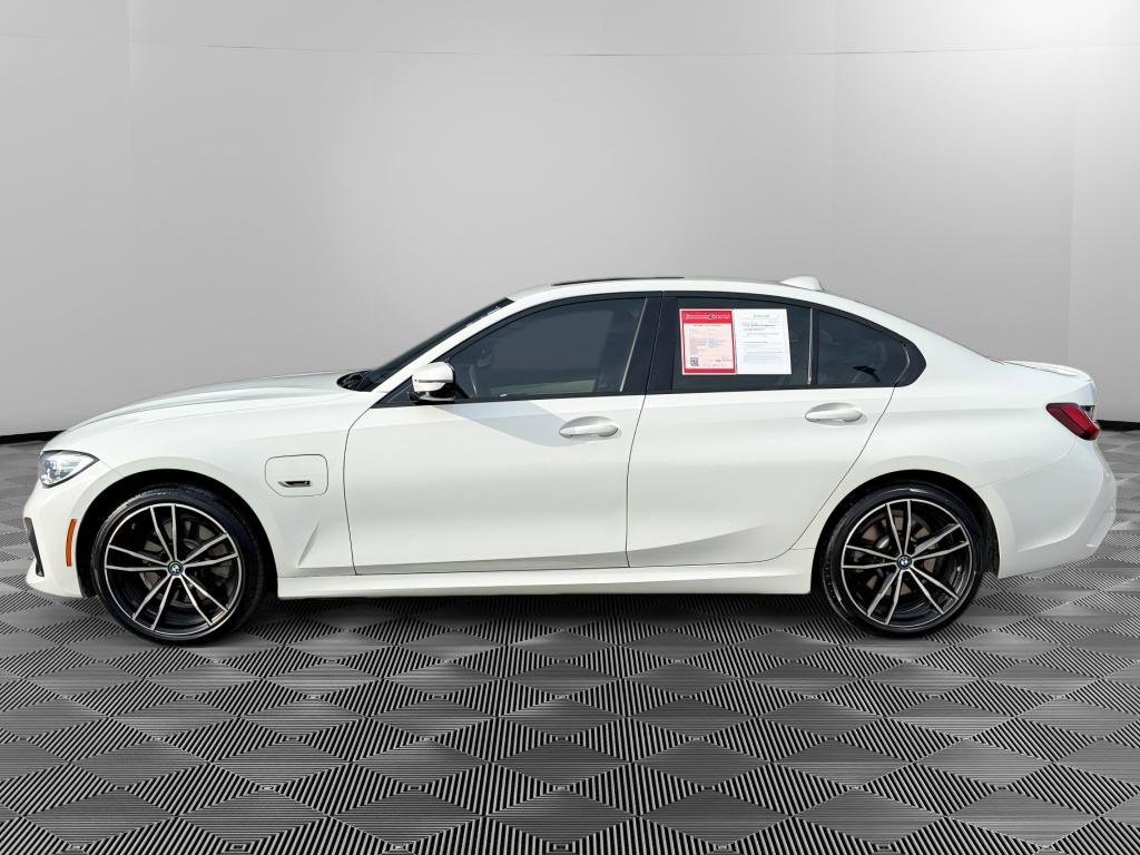 Used 2022 BMW 330e xDrive w/ M Sport Package image 3