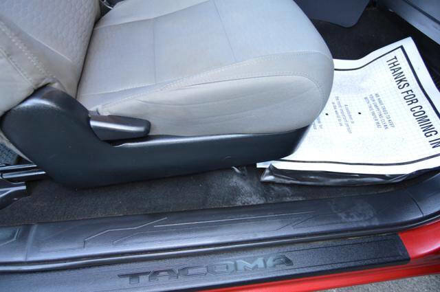 Used 2017 Toyota Tacoma 4x4 Access Cab image 30