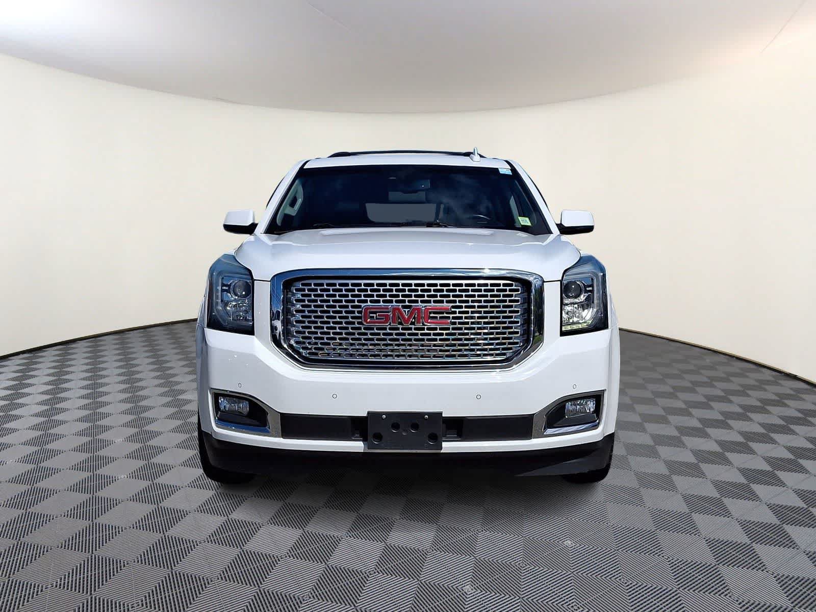 Used 2016 GMC Yukon Denali w/ Open Road Package AWD/4WD image 3