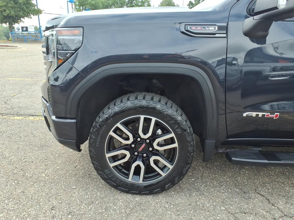 Used 2023 GMC Sierra 1500 AT4 w/ Technology Package AWD/4WD image 23