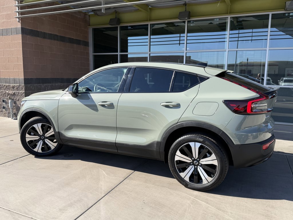 Used 2023 Volvo C40 P8 Recharge Plus image 5