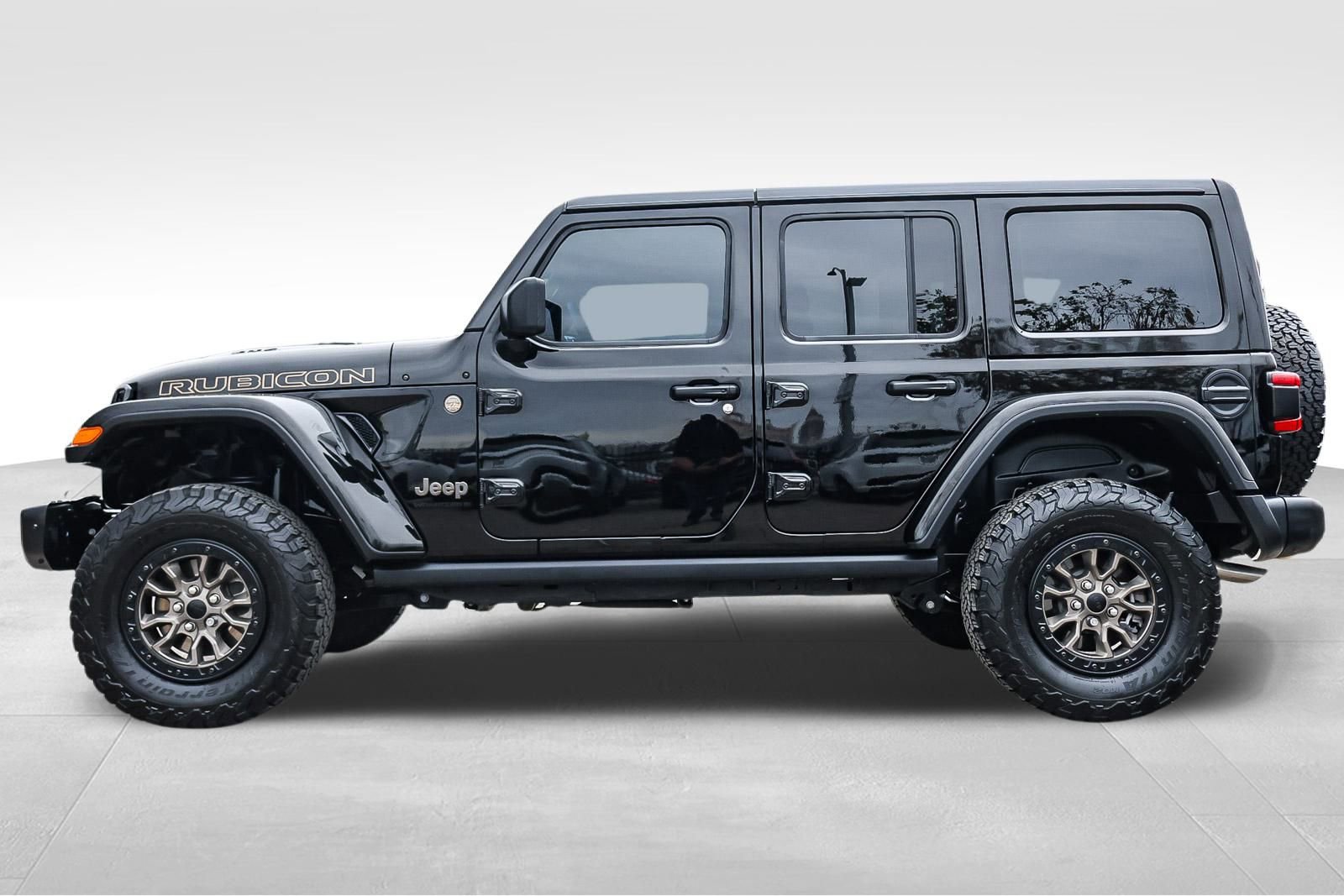 Used 2023 Jeep Wrangler Unlimited Rubicon 392 w/ Trailer Tow Package image 9