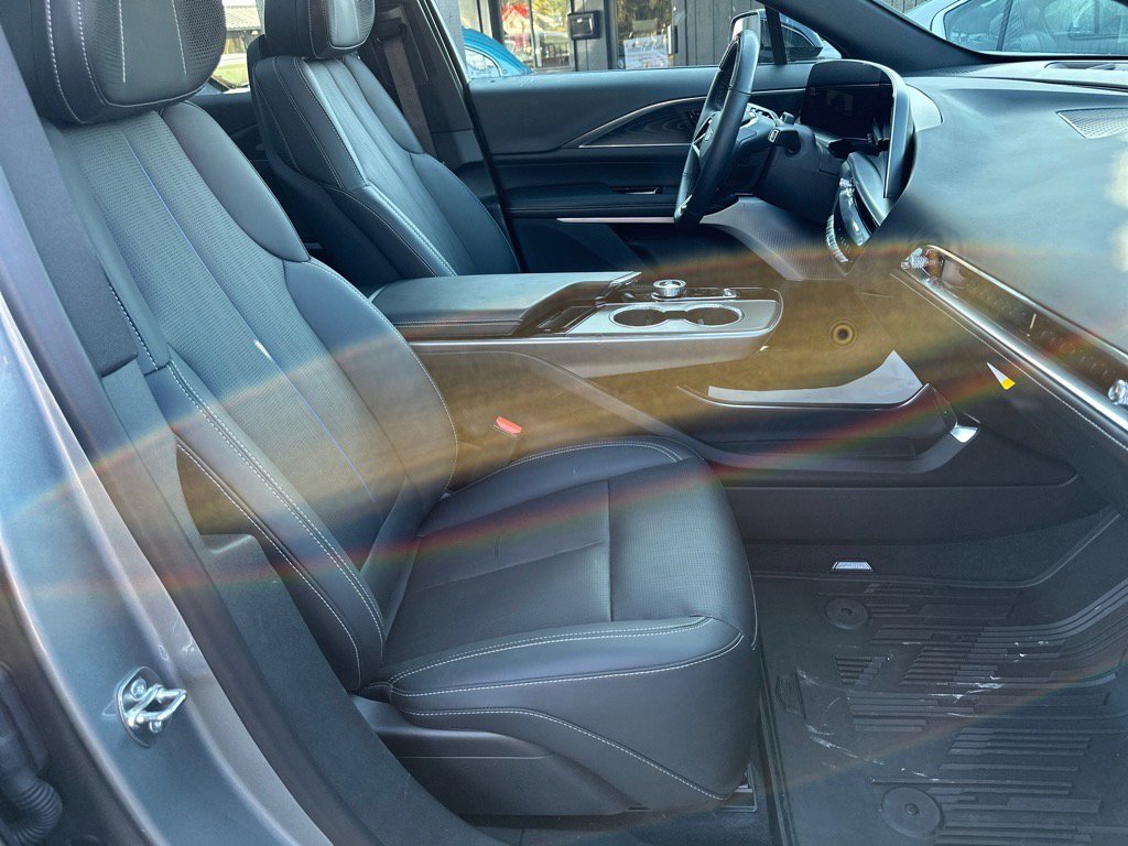 Used 2024 Cadillac Lyriq Luxury image 25
