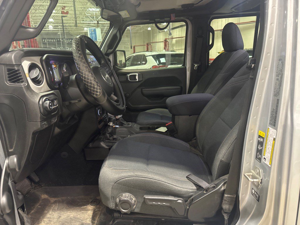 Used 2024 Jeep Gladiator Sport AWD/4WD image 6