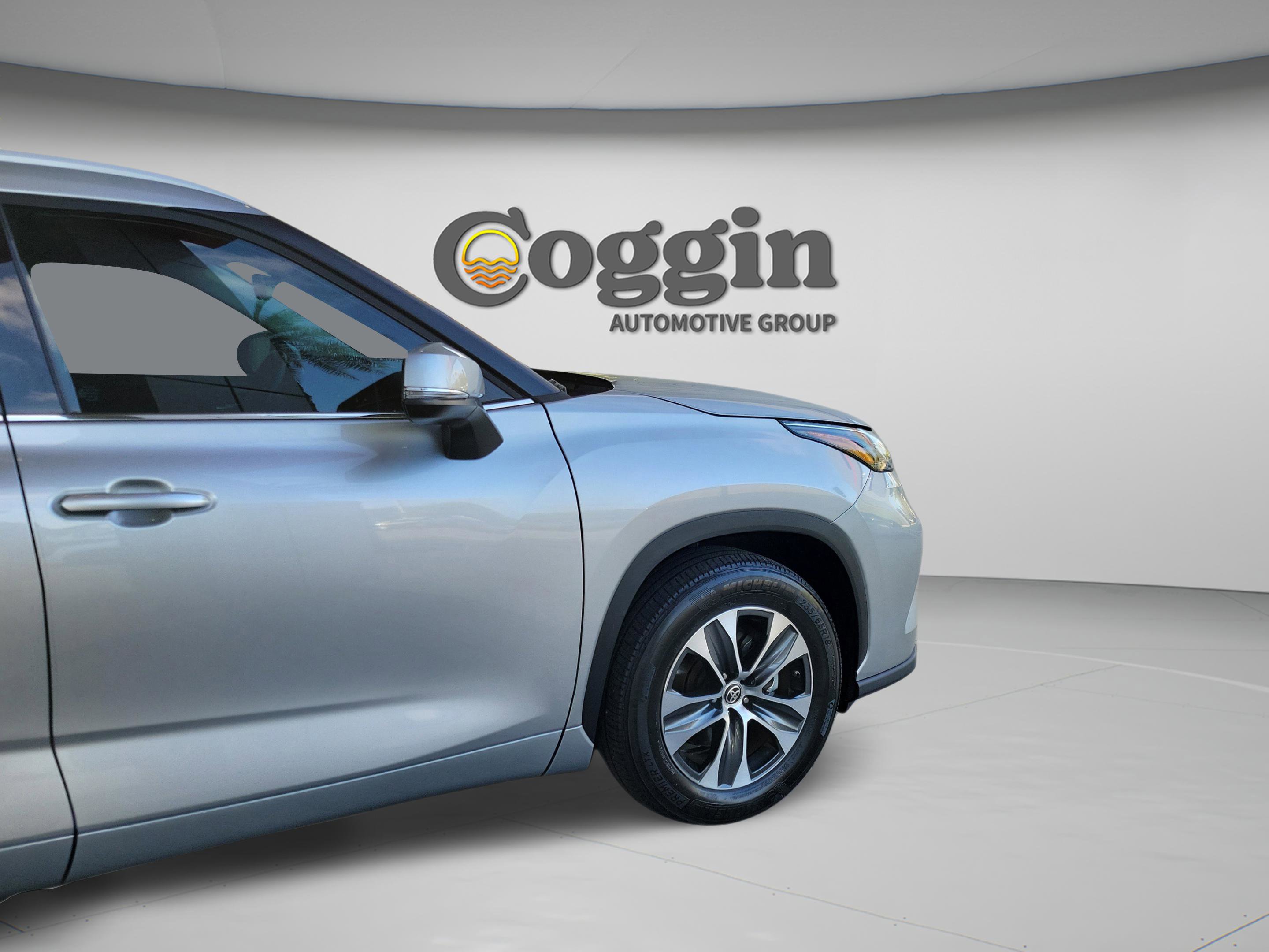 Used 2022 Toyota Highlander XLE image 9