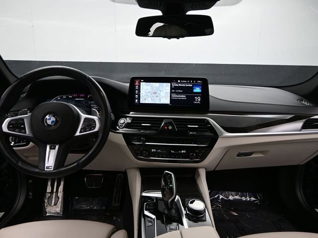 Used 2023 BMW M550i xDrive w/ Dynamic Handling Package image 15