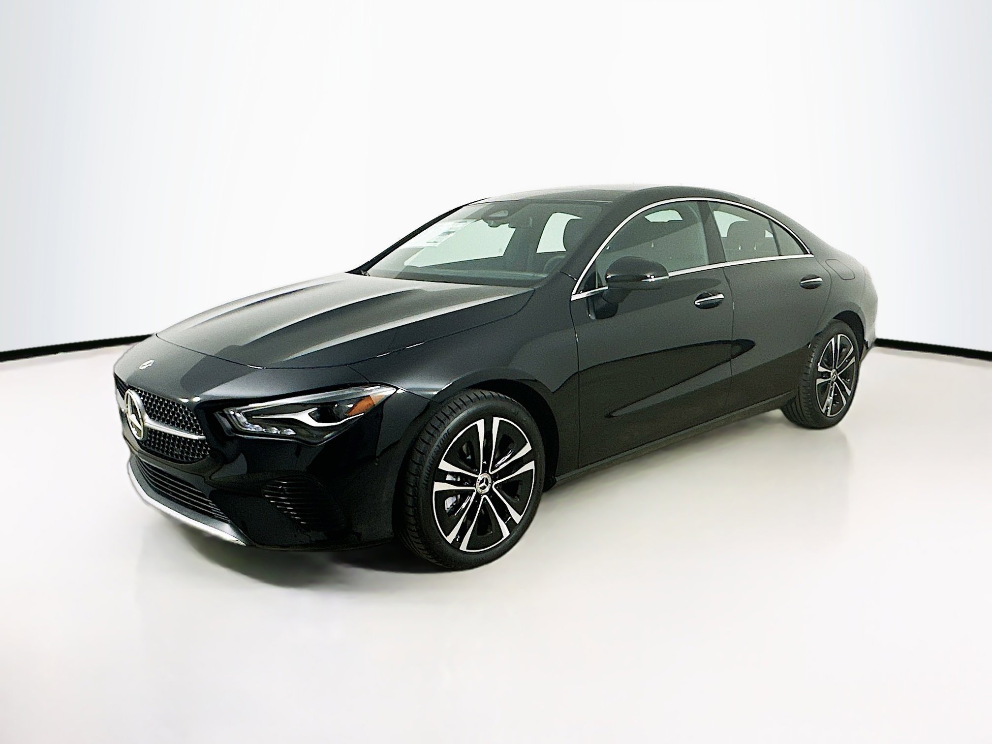 Used 2025 Mercedes-Benz CLA 250 4MATIC image 3