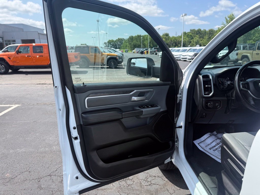 Used 2022 RAM 1500 Big Horn AWD/4WD image 12
