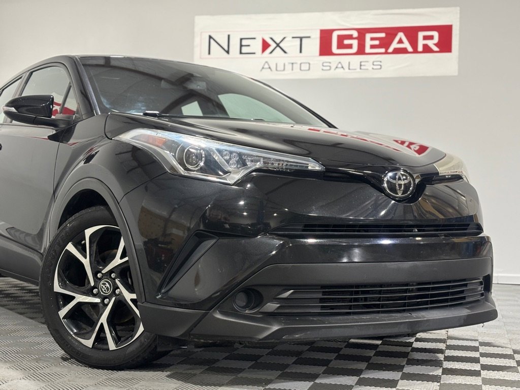Used 2018 Toyota C-HR XLE image 3