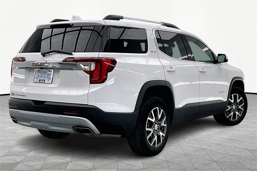 Used 2023 GMC Acadia SLE w/ Driver Convenience Package image 2