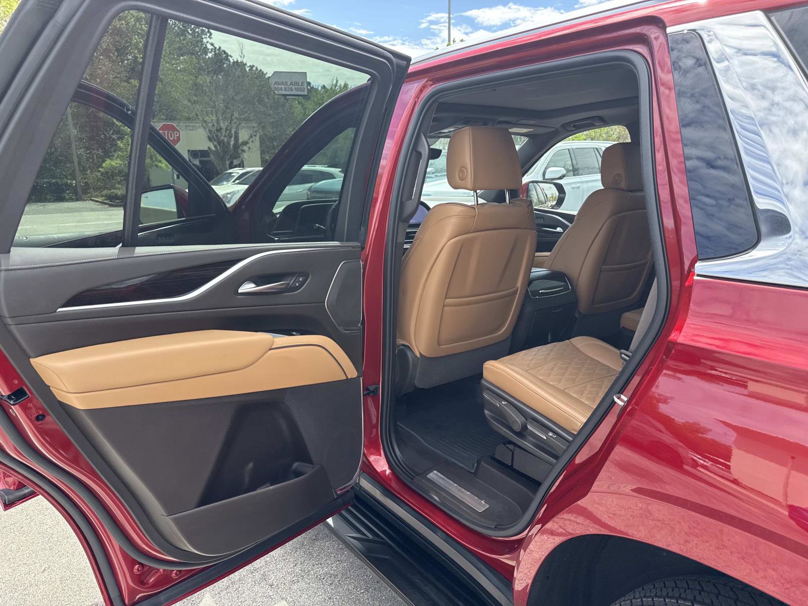 Certified 2023 Cadillac Escalade Premium Luxury image 13