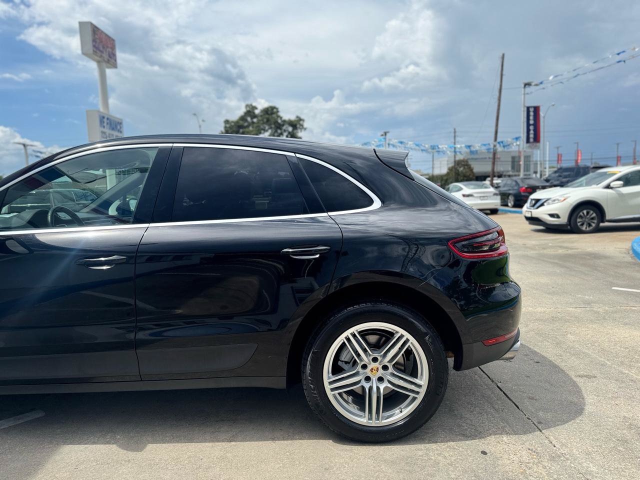 Used 2017 Porsche Macan S AWD/4WD image 23