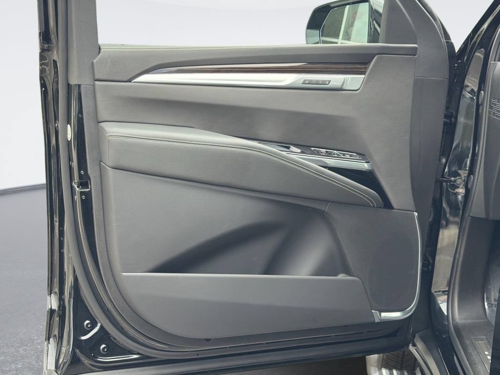 Certified 2026 Cadillac Escalade Luxury RWD image 19