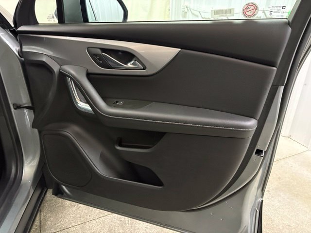 Used 2025 Chevrolet Blazer LT FWD image 25