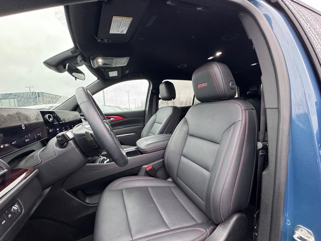 Used 2024 Chevrolet Traverse Z71 image 16