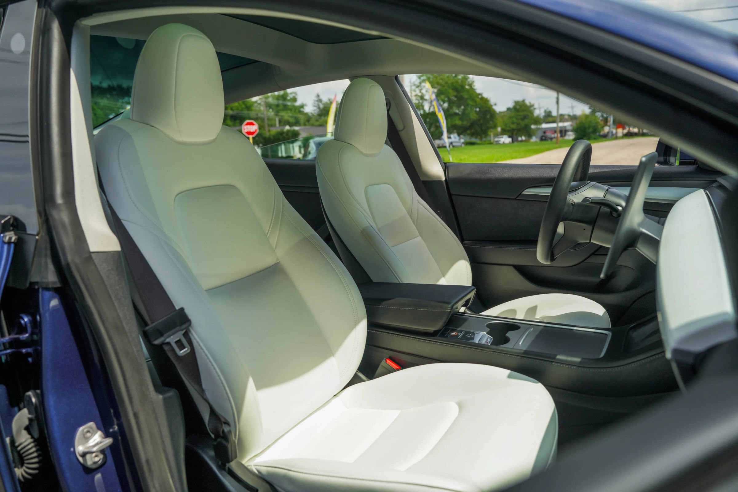 Used 2023 Tesla Model 3 Standard Range RWD image 28