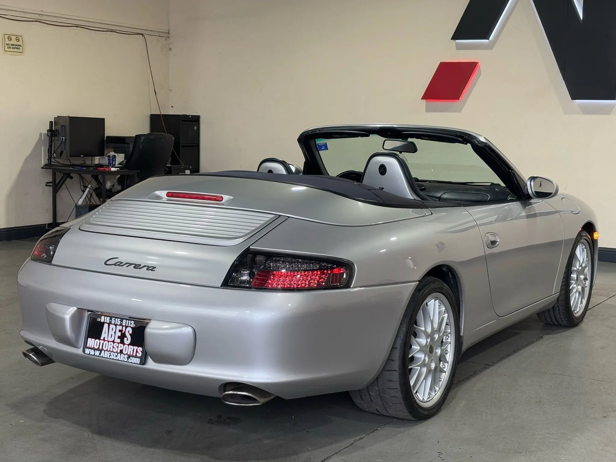 Used 2004 Porsche 911 Carrera image 12