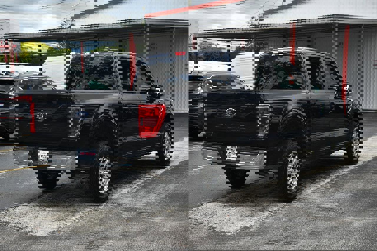 Used 2023 Ford F150 XLT image 4