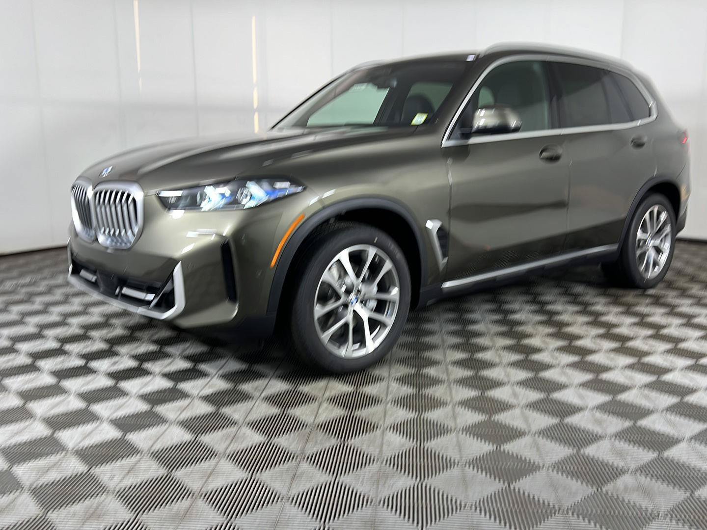 New 2026 BMW X5 xDrive40i AWD/4WD image 4