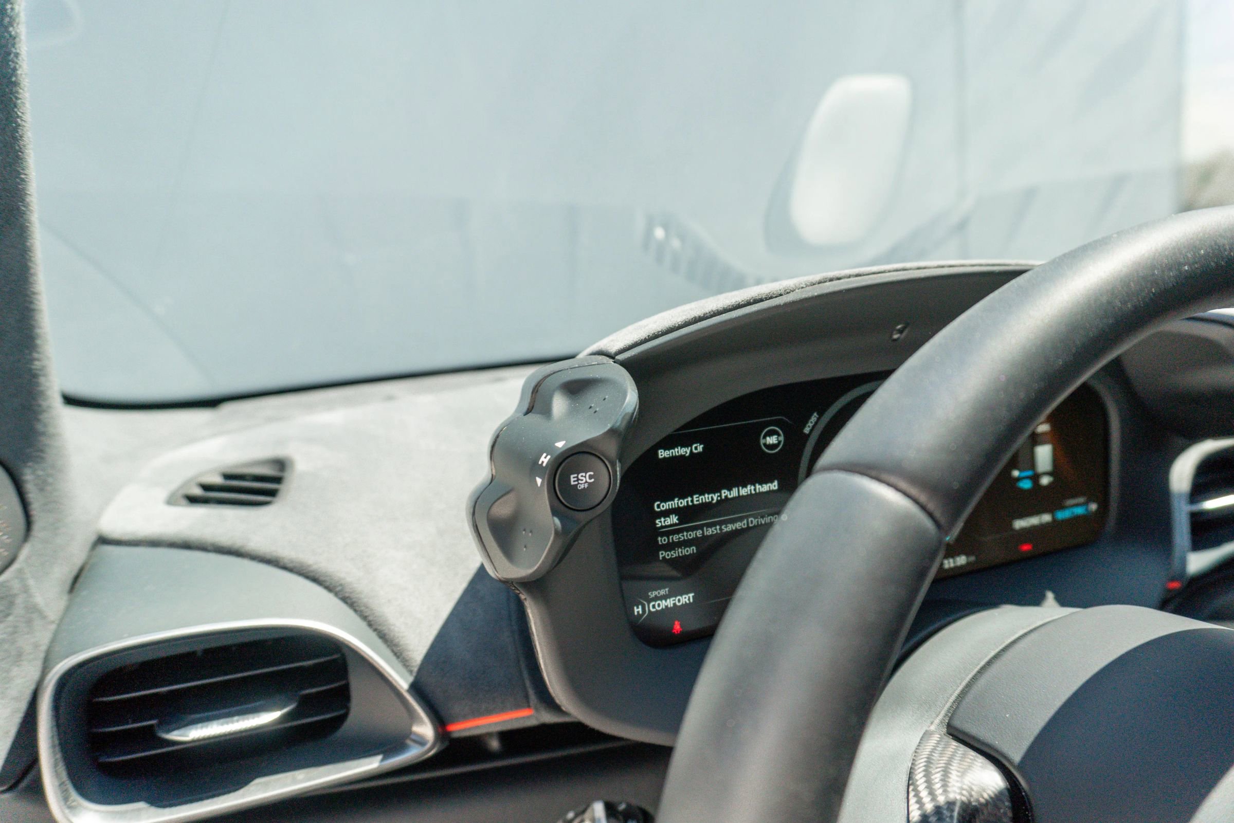 Used 2023 McLaren Artura RWD image 62