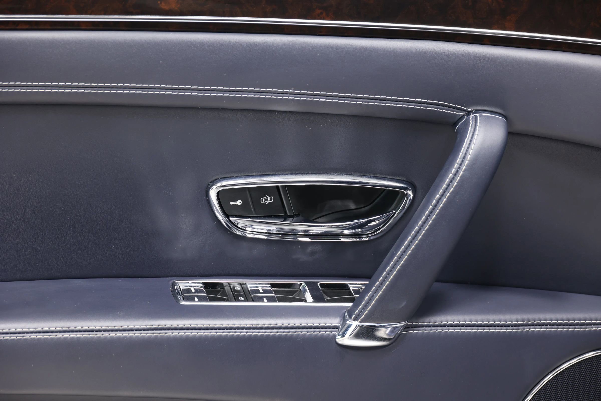 Used 2016 Bentley Flying Spur V8 AWD/4WD image 12