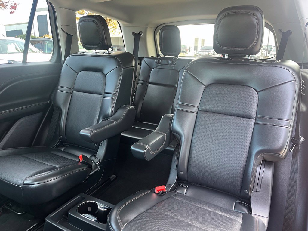 Used 2025 Lincoln Aviator AWD w/ Equipment Group 101A image 13