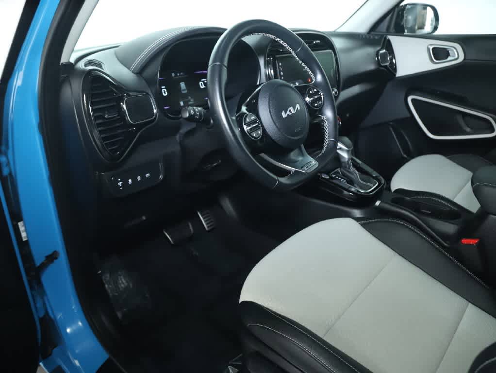 Used 2023 Kia Soul GT-Line FWD image 17