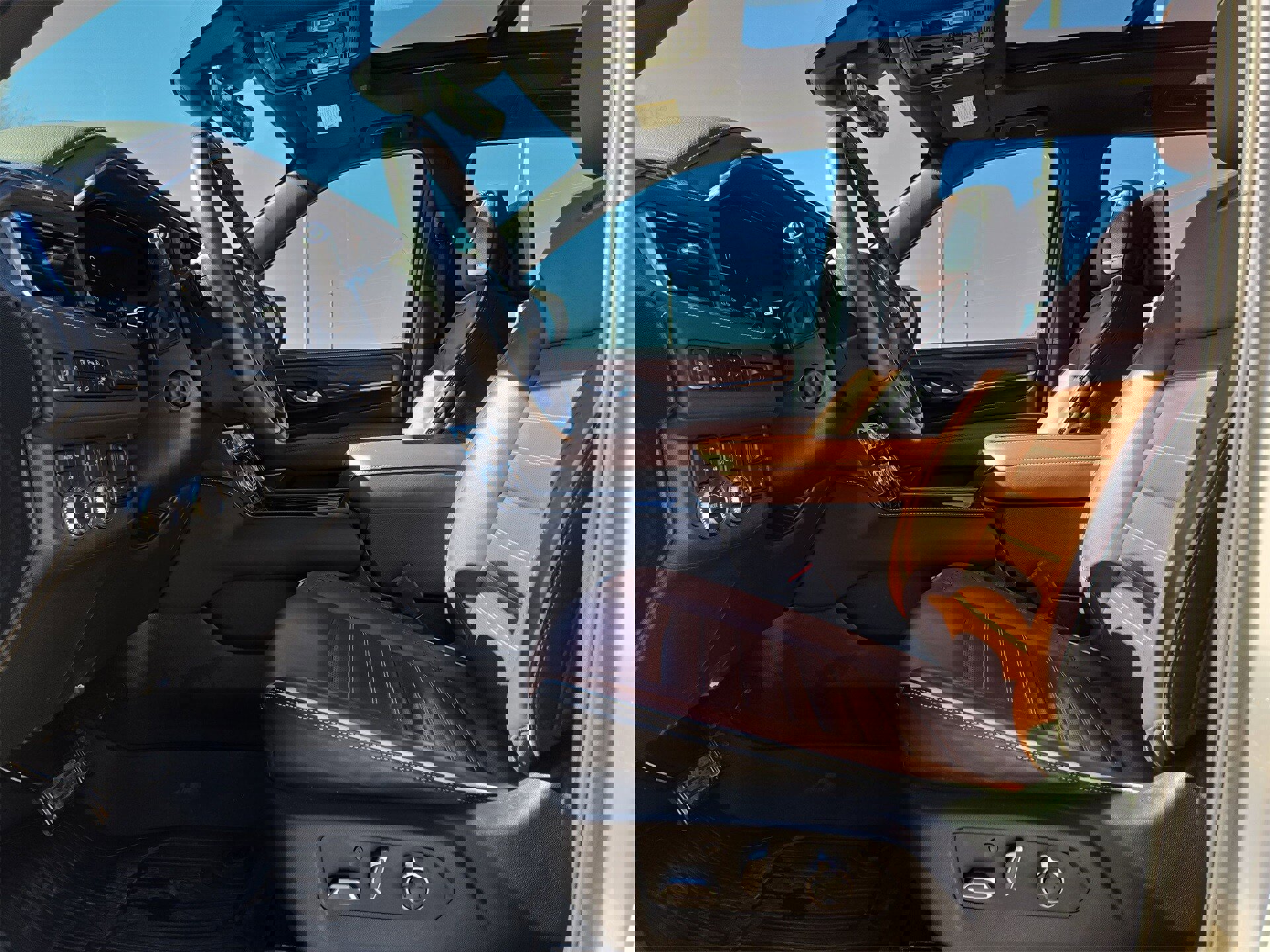 Used 2023 GMC Yukon Denali Ultimate image 16