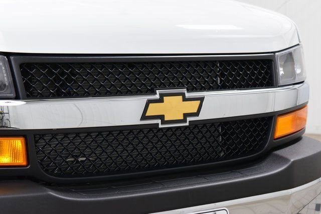 New 2025 Chevrolet Express 4500 w/ Power Convenience Package RWD image 5