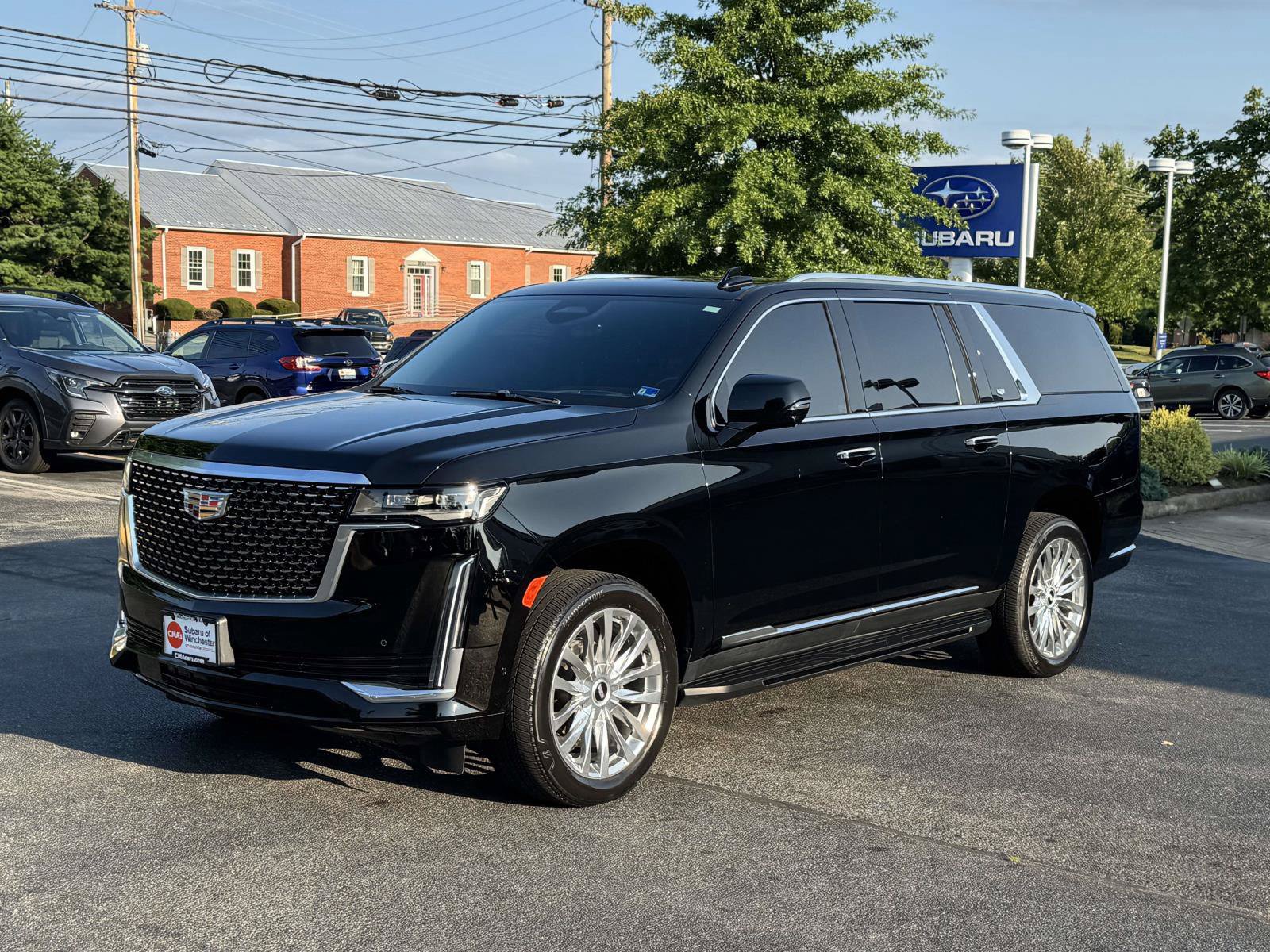Used 2022 Cadillac Escalade ESV Premium Luxury AWD/4WD image 5