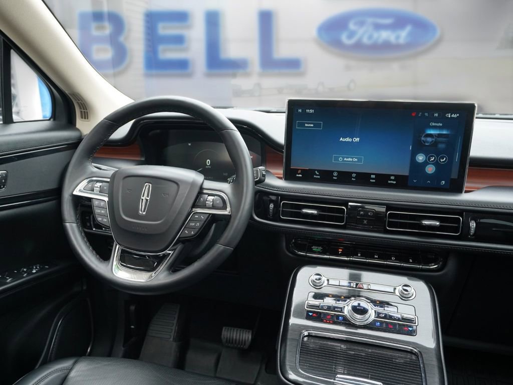 Used 2023 Lincoln Nautilus Reserve image 22