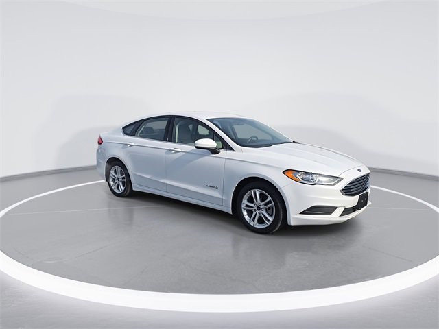 Used 2018 Ford Fusion S image 2