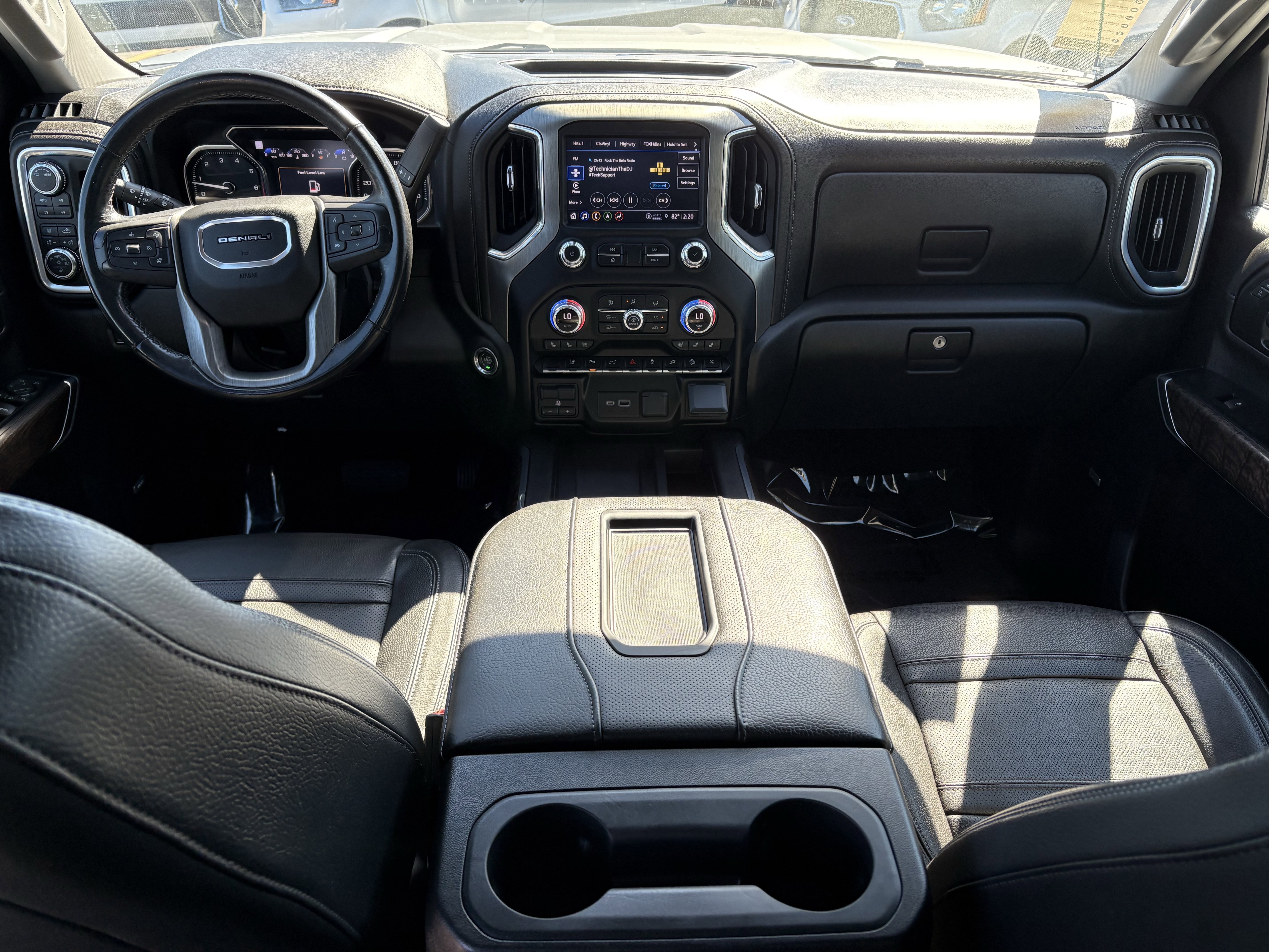 Used 2022 GMC Sierra 2500 Denali w/ Denali Ultimate Package image 13