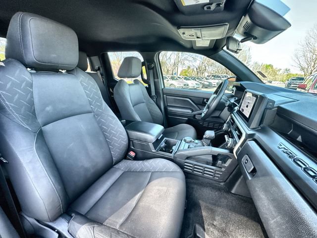 Used 2024 Toyota Tacoma SR image 32
