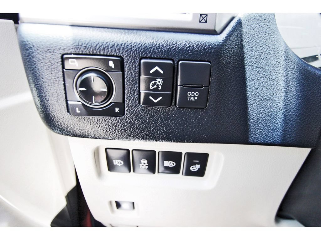 Used 2022 Lexus GX 460 Premium w/ Premium Package AWD/4WD image 18